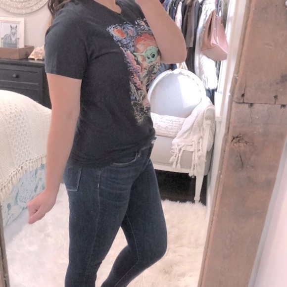 Star Wars size medium black Mandalorin Baby Yoda drinking coffee T-shirt - Picture 2 of 5